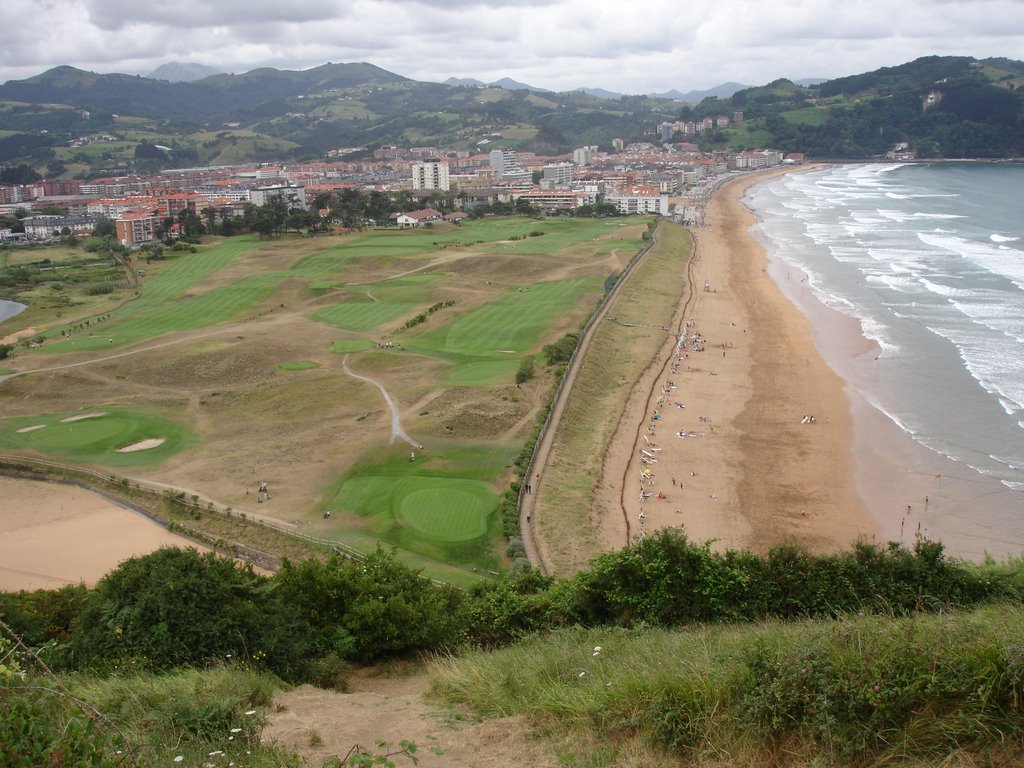 Zarautz by Albert J