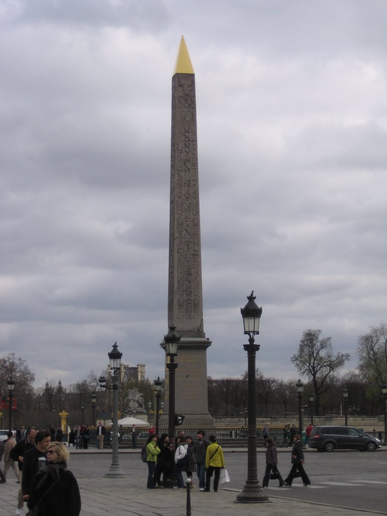 Place de la Concorde by tomasajana