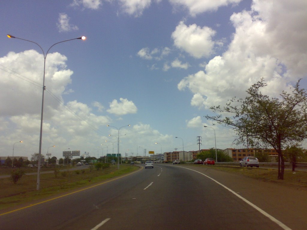 Avenida Guayana by Urbe Noticias