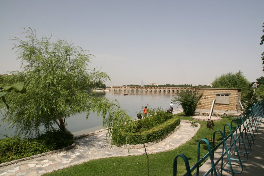 Isfahan, Iran by Dick Heuff