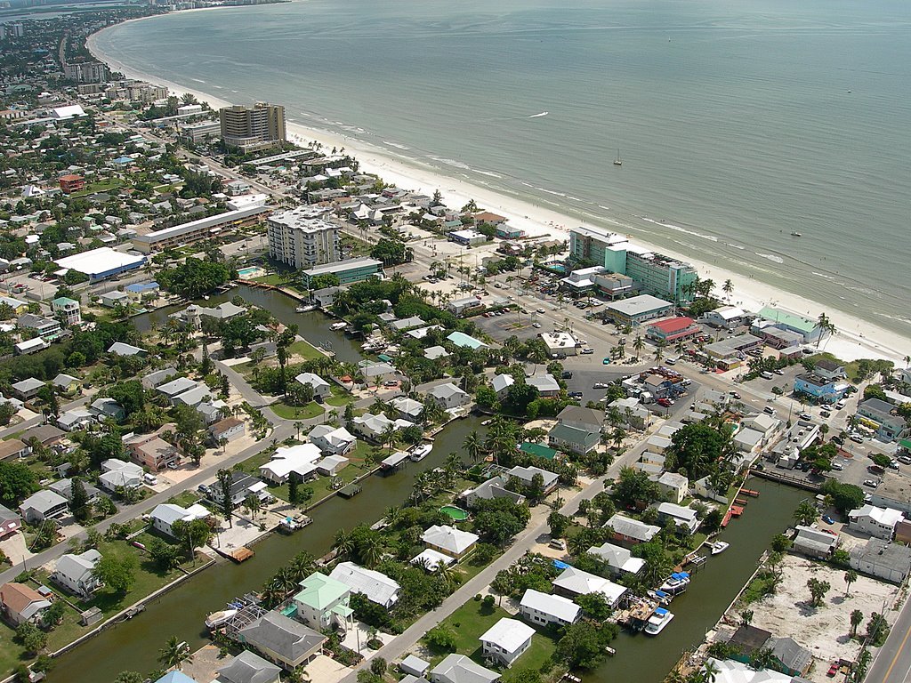 Ft. Myers Beach. skyphoto@gmail.com by Sky Photo