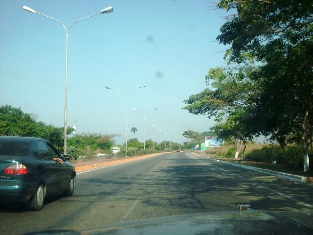 Avenida Ribereña by Antonio Tielve