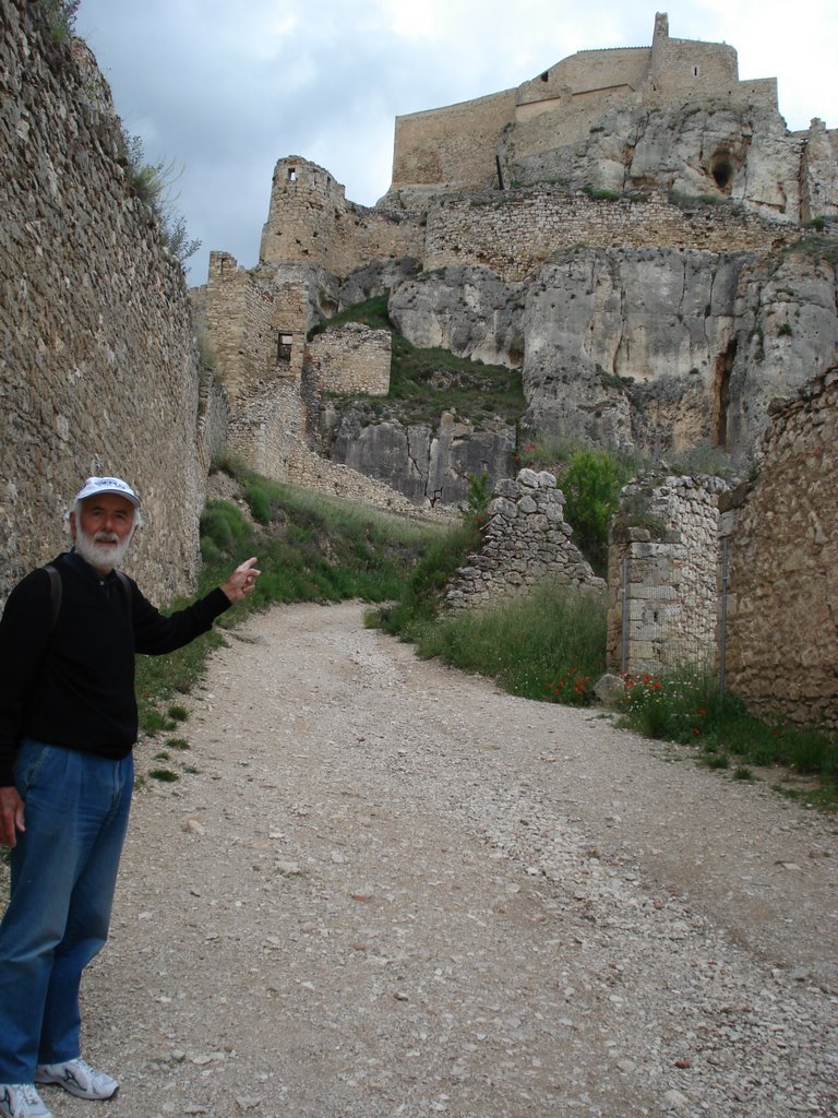 Arrivo a morella by Pino Mori