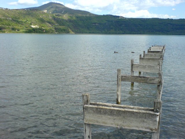 Pontile rotto, Lago di Albano Laziale, RM by Corrado Leto