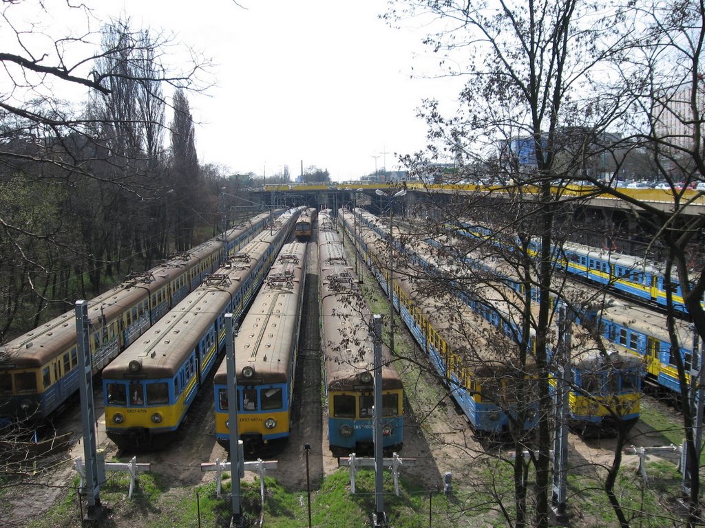 Railway station by marmez