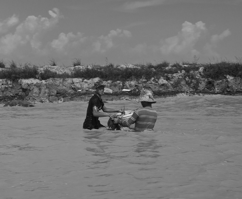 Unnamed Road, Moat Peam, Cambodia by Inostranec