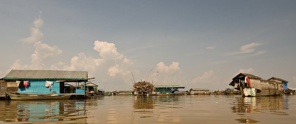 Chong Khneas, Cambodia by Inostranec