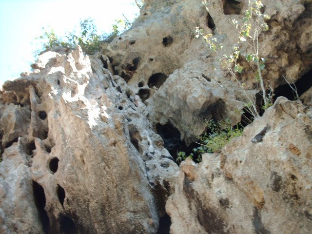 Parte Interna de Las Peñas de Carrasquero 3 by Ramón Carrillo