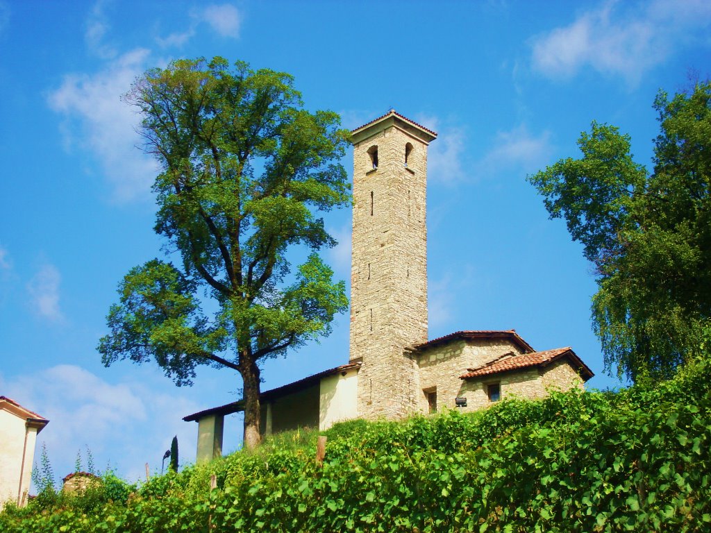 Besazio, Chiesa di Sant'Antonino by ucayali7