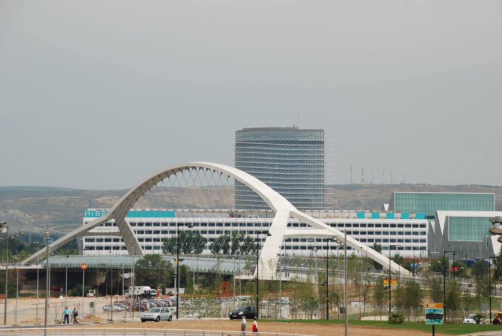 VISTA DE LA EXPO DESDE LA ESTACION by angbar11