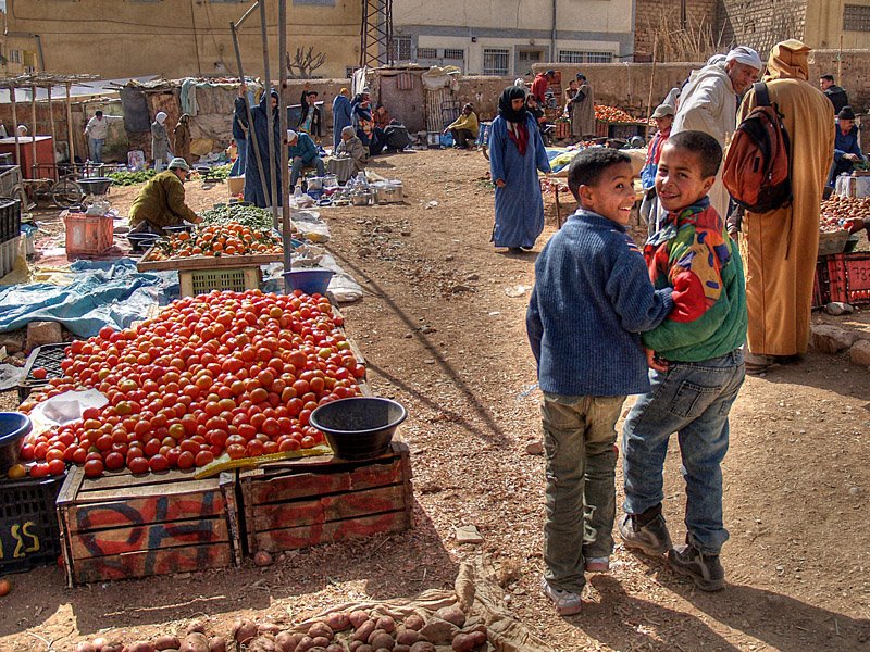 Midelt - Souk by Grzegorz Bijak