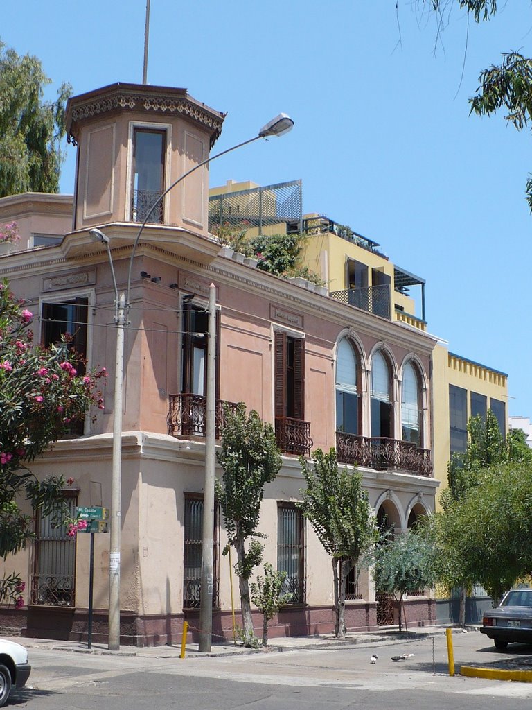 Casona barranquina by Guido Mendoza F