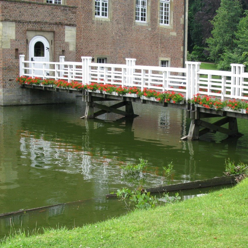 Die Brücke zum Park by Willem von Gennerich