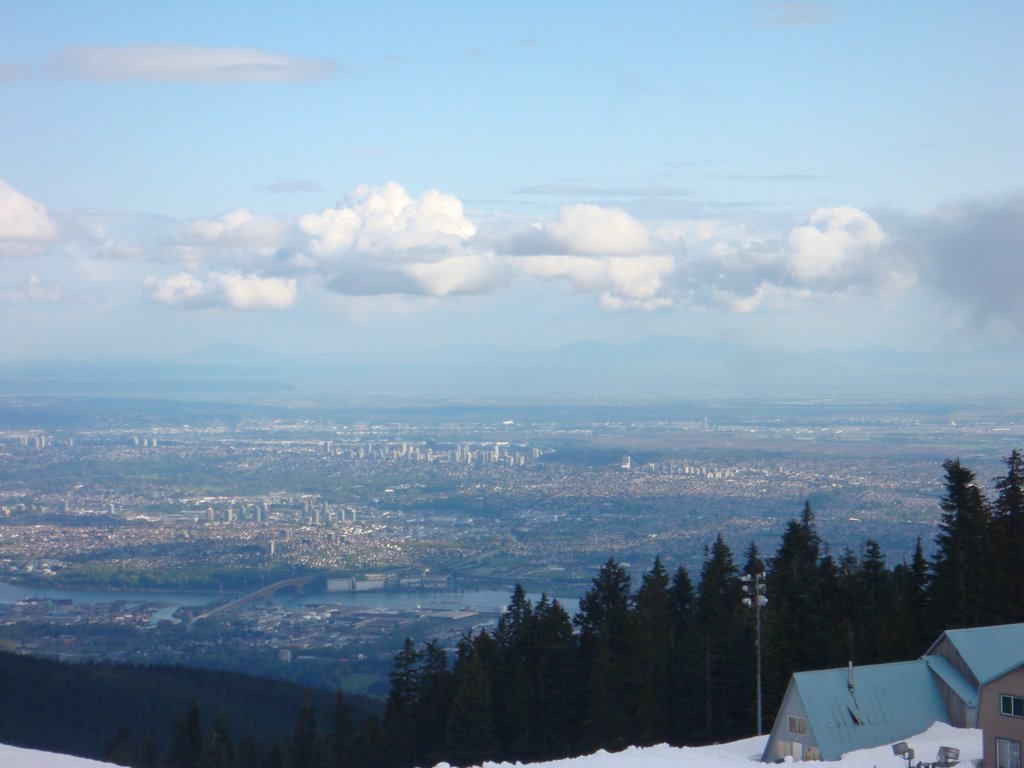 View of Grouse Mountain, Vancouver by RCL1306