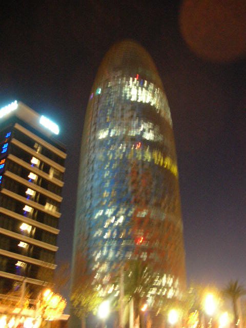 Torre Agba en la Plaça De Les Glòries Catalanes - Barcelona by mrcutie