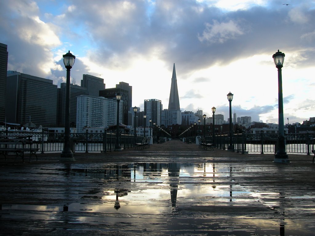 Rainy pier by JelleG