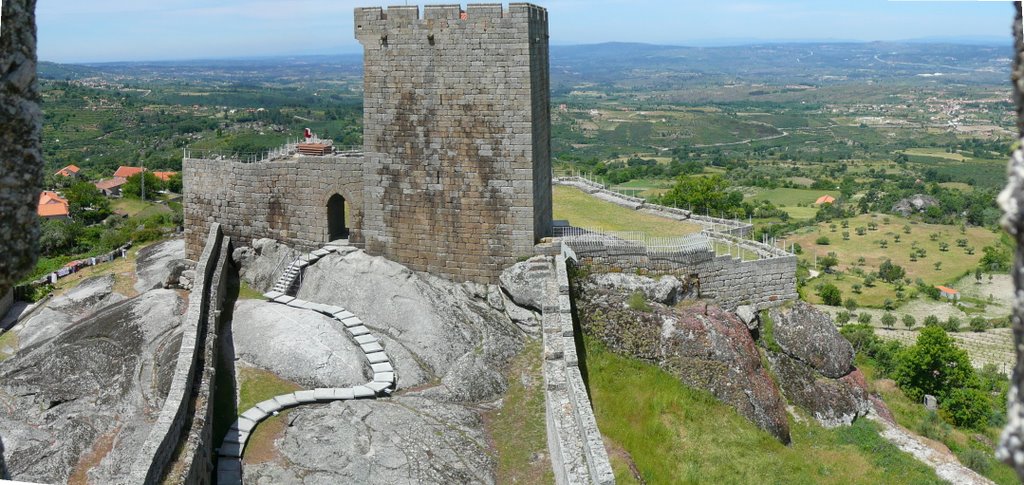 Castelo de Linhares - Jun08 by CJMO