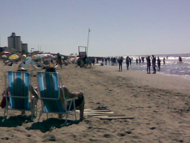 DESCANSO EN LA PLAYA by veronica colinir