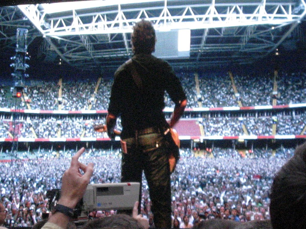 Bruce Springsteen in concert, 1st time in Wales, 14-06-2008 - looking out onto the crowd at the Millenium Stadium by filz123