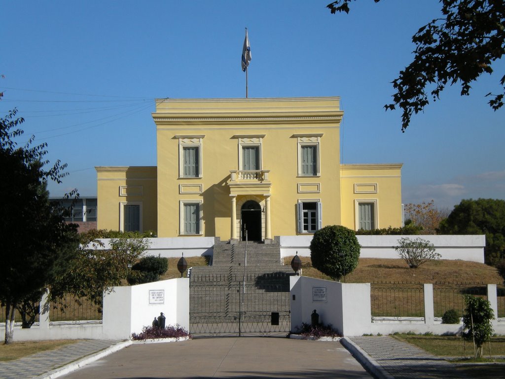 Casa Amarilla by tin y vani