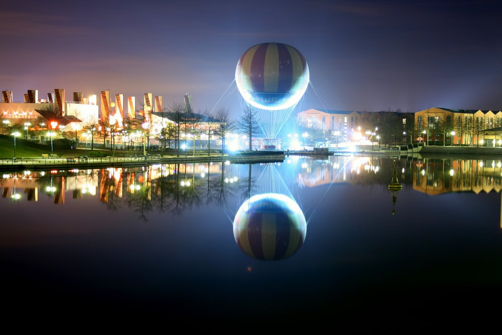 Balloon Across Disney LAke by pj2003