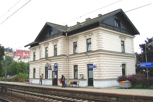 Klosterneuburg Kierling railway station by ravnsbak.dk