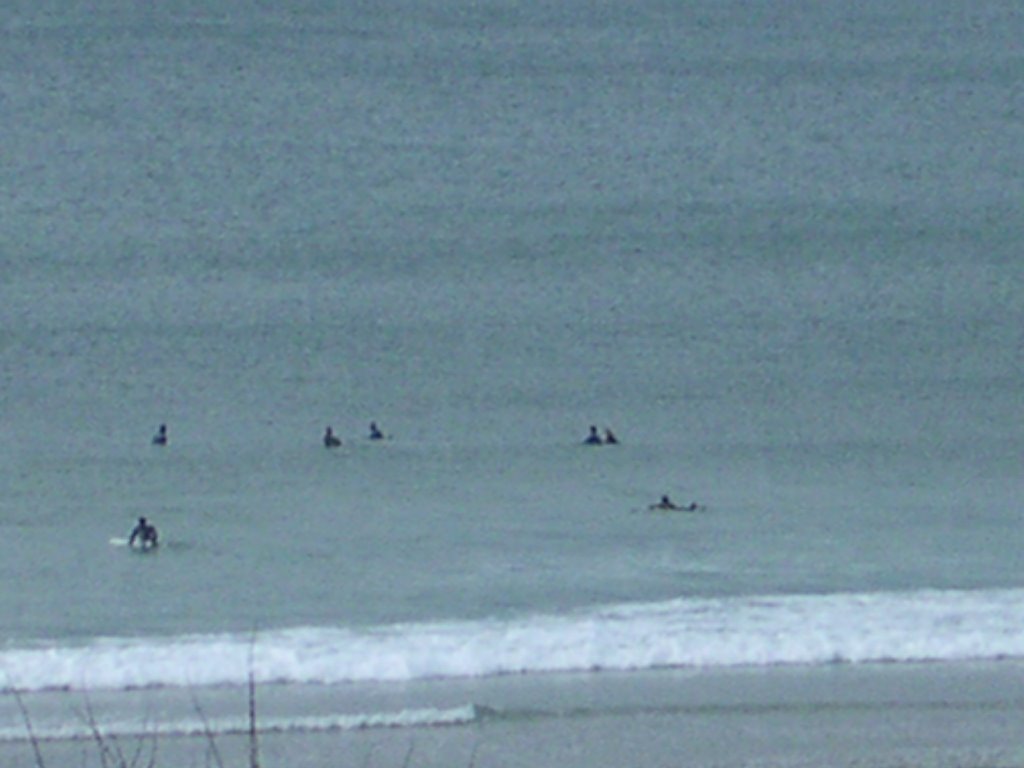 Surfistas en la Playa de Bastiagueiro by MaRiA-89