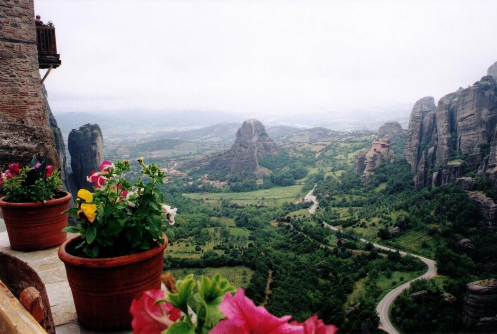 Vue du Monastère Roussanou by christianecaron