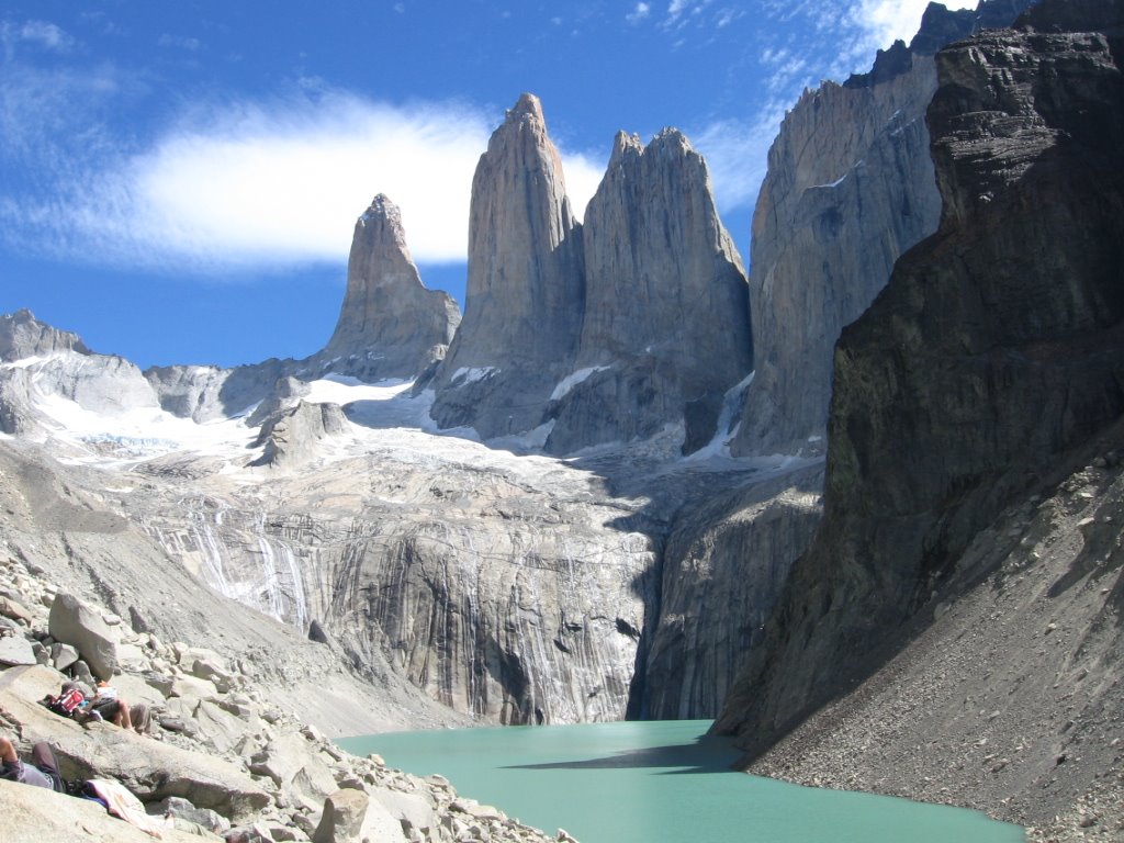 Torres del paine (Chile) by Victoria Osorio