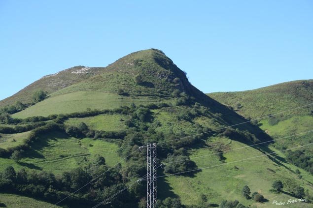 Peña de Faidiello desde Cezana by Pedro Francisco