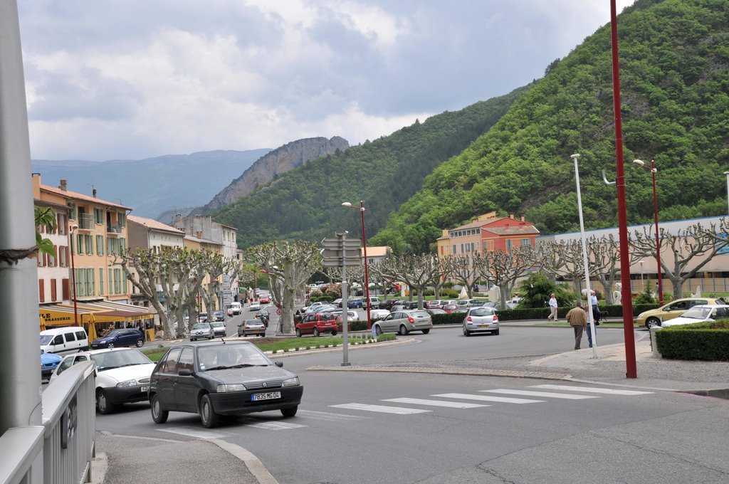 Digne les Bains.Centre Ville vu du pont by Cheikh-Aissa Ali