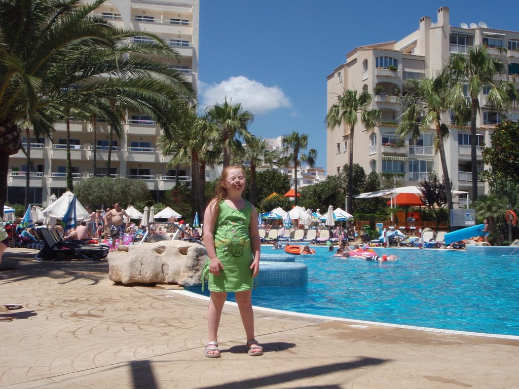 Lori @ the Coma Gran pool by macdaddy1960