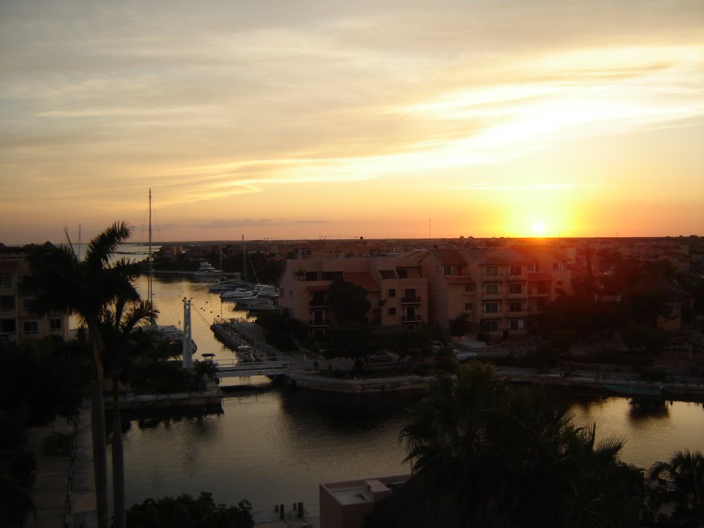 Laguna de Puerto Aventuras desde el Sunscape by Mario Novelo