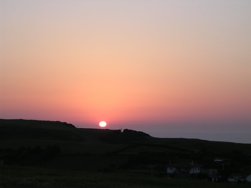 Puesta de sol en cantabria by Angel_Diez_Casares