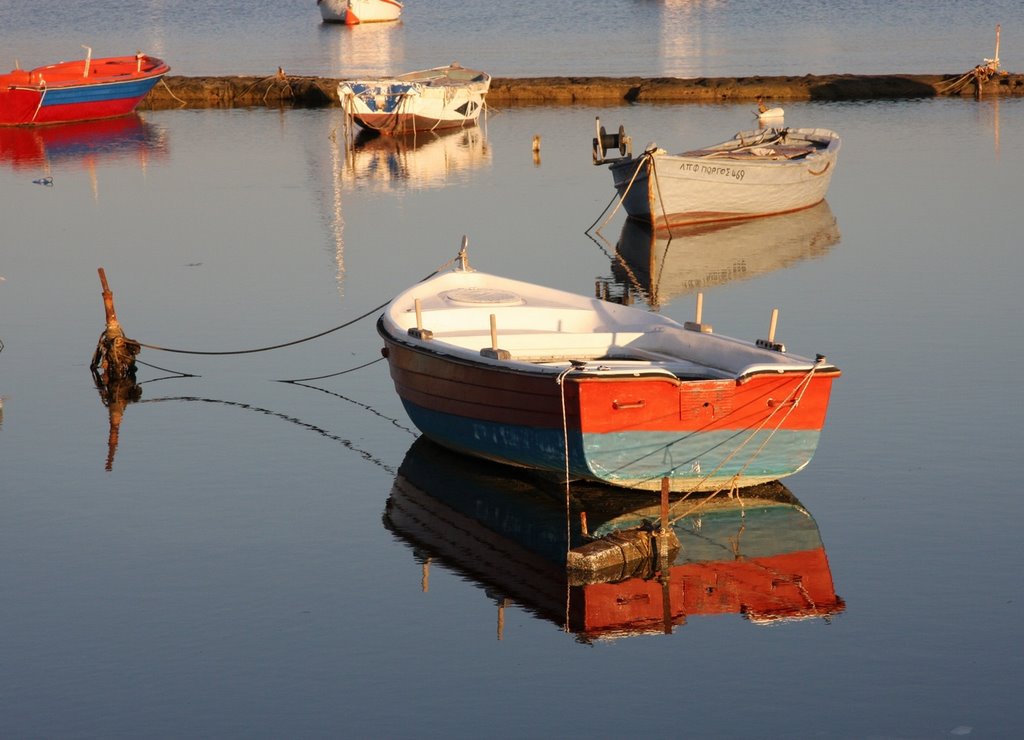 Agios Nikolaos boats by Αλέξανδρος Σδούκος