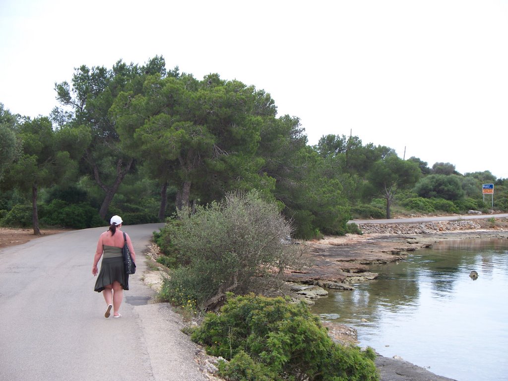 Its a good walk round to the lighthouse by Gary & bev