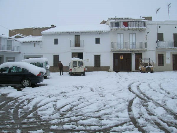 Plaza del Pozo con Nieve. by romerojrs