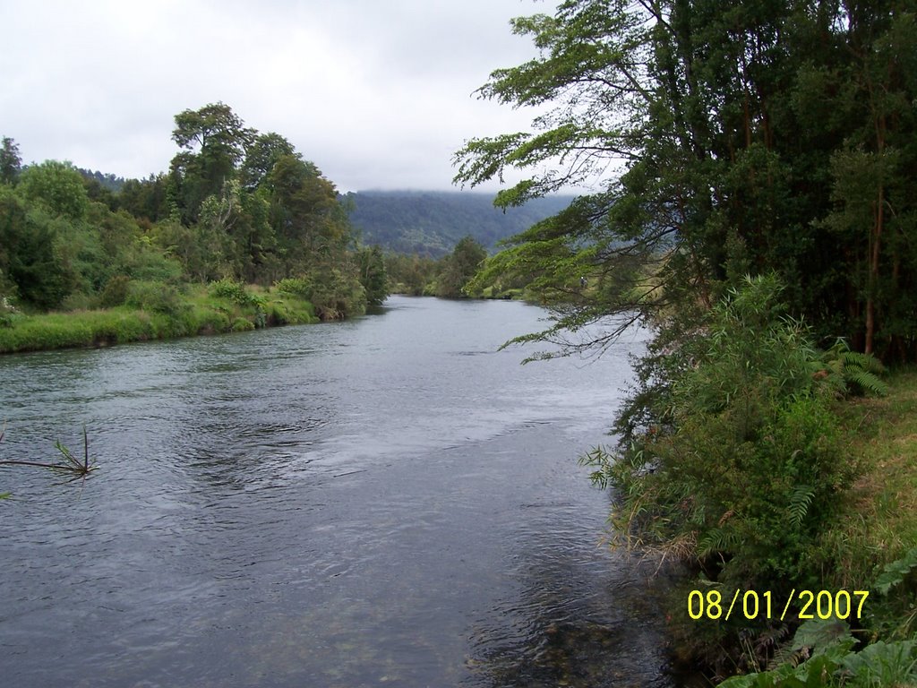 Rio Negro hacia el norte by Alexis G.