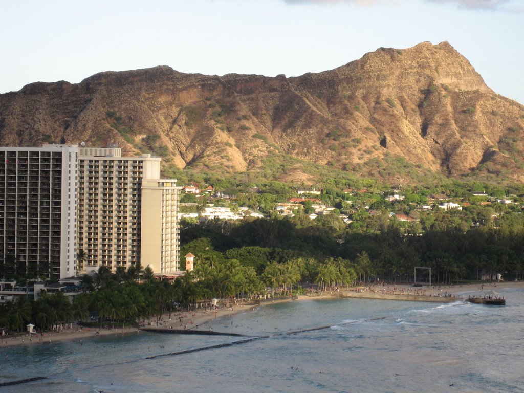 Diamond Head from Sheraton Hotel by moltenmtl