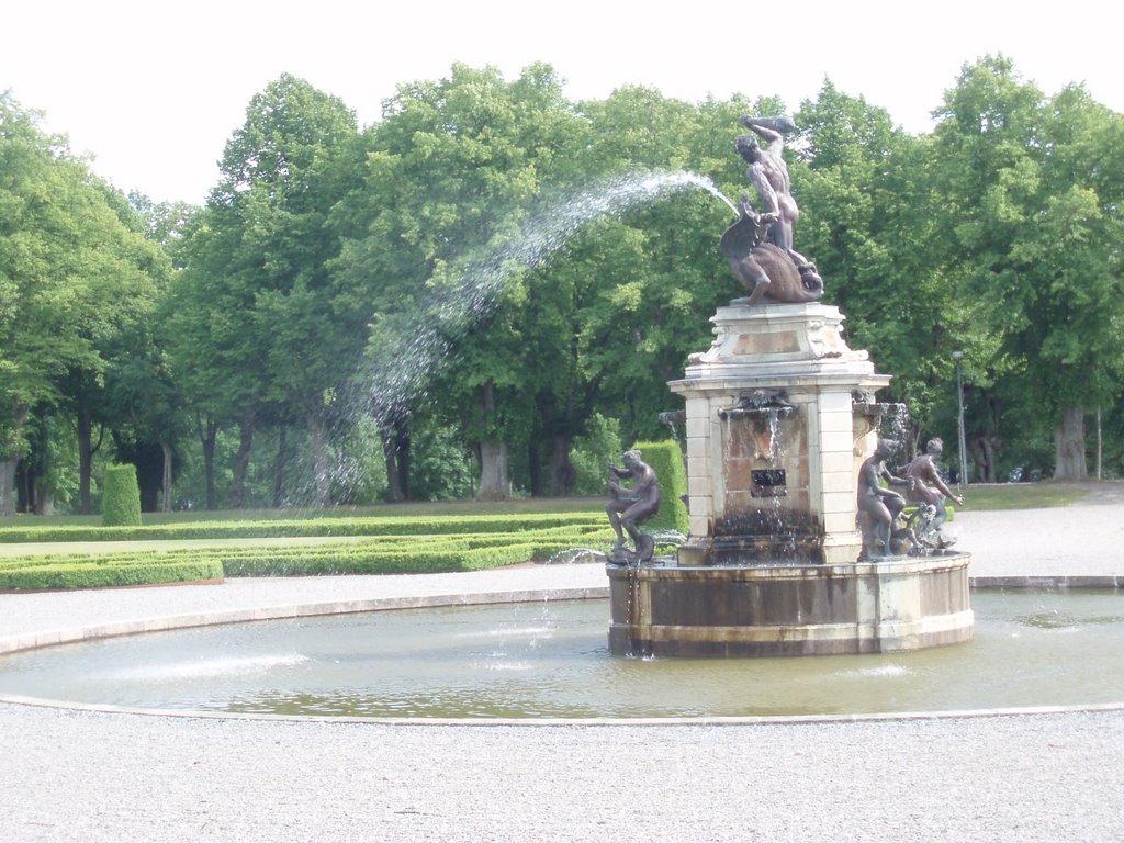 The fountain in Drottningholm Palace garden by Baabo