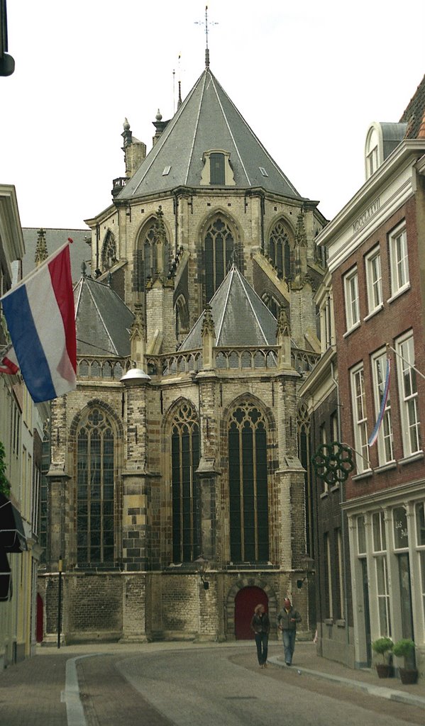 Dordrecht - Koor van de Grote Kerk by J.G. Nuijten