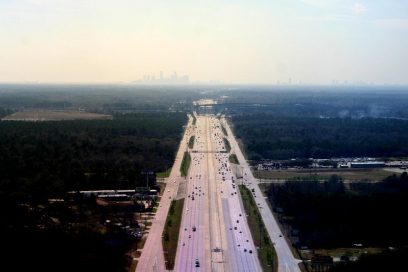 Houston, highway 59 to the City by Jesus Wong