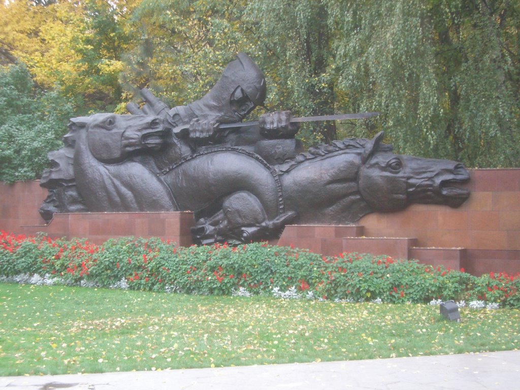 Horse sculpture in Almaty by bagonzalez