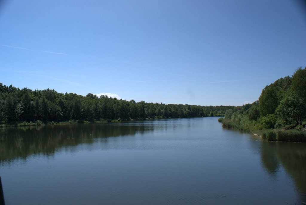 "Sumik" pond by Sławek Staciwa