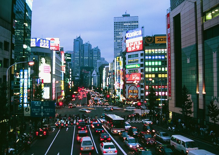 Tokyo: Shinjuku before rush hour by dlumenta