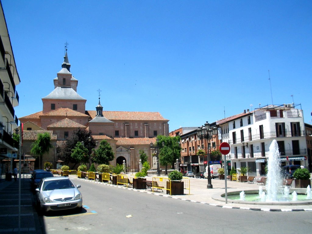 Plaza de la Constitución_Iglesia de San Juan Bautista by Joaquin Toledo