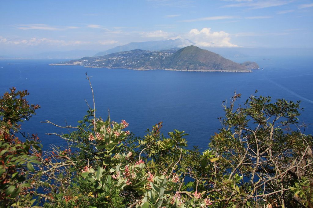 Towards the Sorrento Peninsula by thearnie