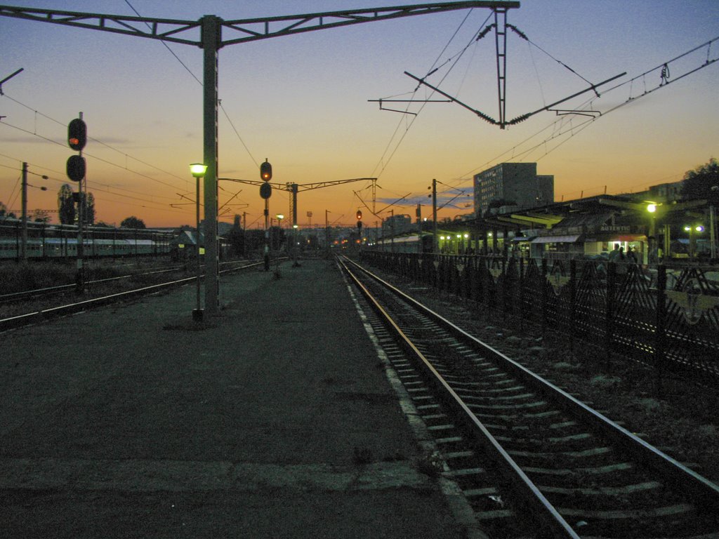 Iasi Train Station by inquire