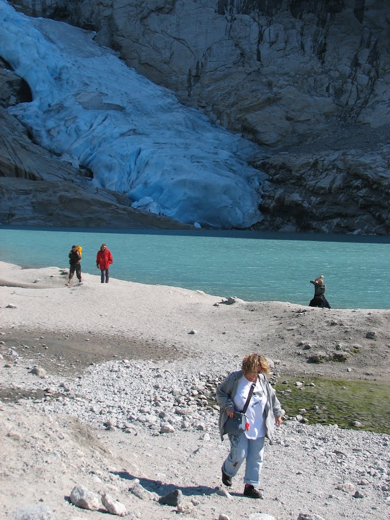 Briksdalsbreen, End of the glacier 13, Norway by ‫יוסף אבן כסף‬‎