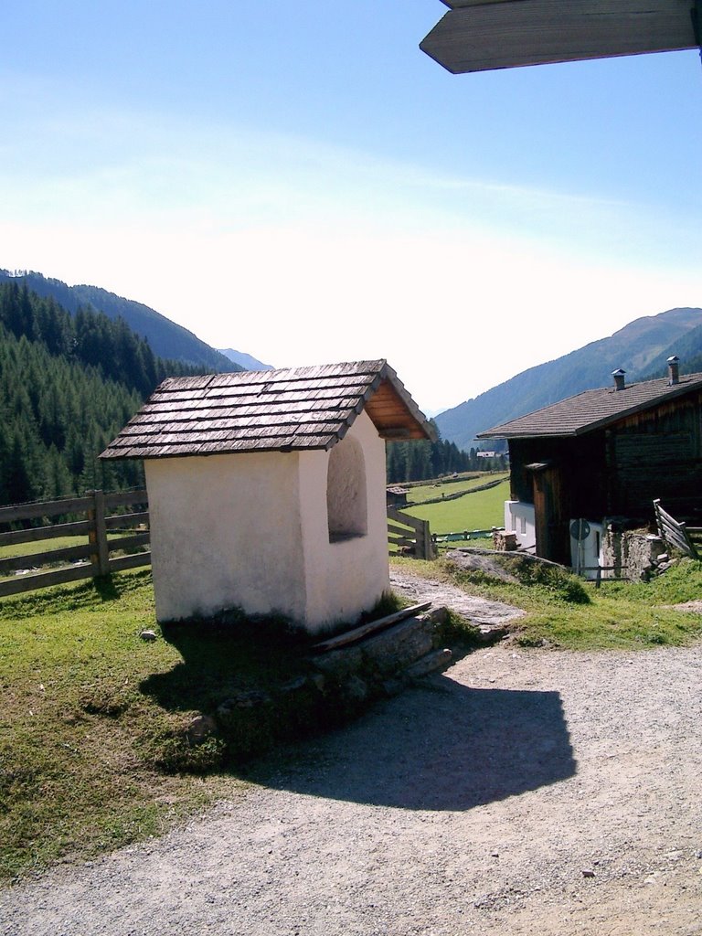 Predoi - Cappellina sul sentiero . by Mauro Tiberi